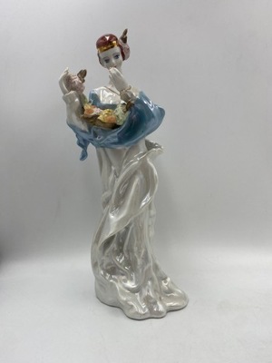 Porcelanowa figurka kobieta Stipo Dorohoi