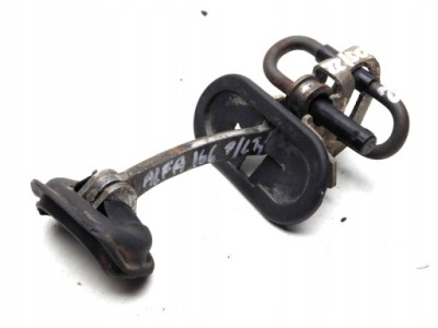 05/22 alfa romeo 166 обмежувач двері задня правий/лівий 2 фото №1