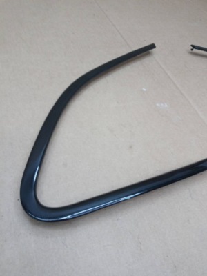 Volvo v40 cross country 2016 молдинг стекло кузов фото №1