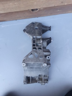 Кронштейн генератора mercedes a-klasa a169 a6402003370 фото №1