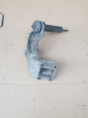 Кронштейн двигателя mercedes r107 w126 5,0 v8 1162235004 фото №1