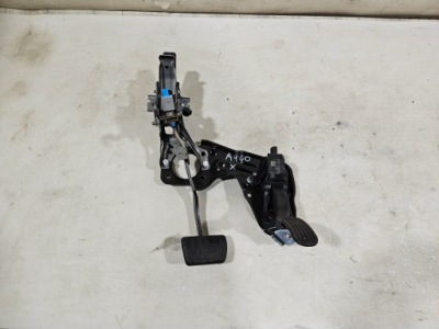 Toyota aygo x 2022- педаль гальма газу потенціометр автоматична коробка передач фото №1