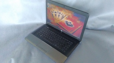 Duży laptop Hp 255 15,6" E1-1500/4gb ATI kam