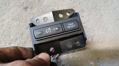 Nissan pulsar перемикач фото №1