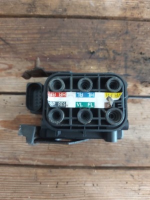 Блок клапан распределитель mercedes s w221 lift a2513200058 фото №1
