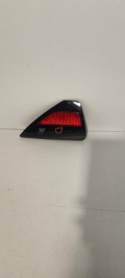 Відбивач лампи правий задня tesla model 3 фото №1