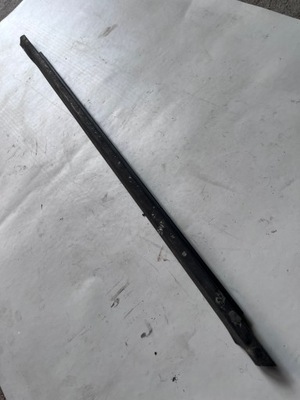 Hyundai ix35 10-15 молдинг уплотнитель дверь левая перед наружная фото №1