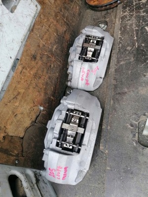 Mercedes w205 супорт гальмівний перед лівий правий фото №1