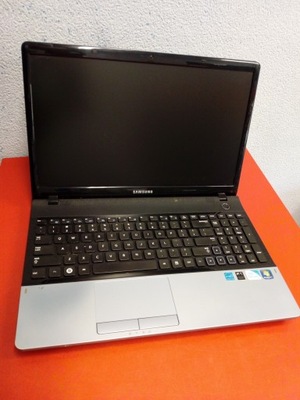 Laptop Samsung 300E 15,6 " Intel Pentium B960 4 GB / 750GB