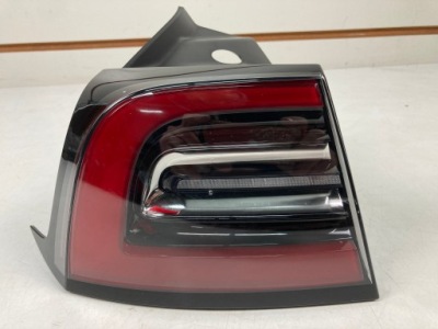 Лампа левая задняя tesla 3 рестайлинг  y фото №1