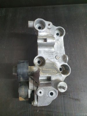 Кронштейн генератора натягувач master iii movano b фото №1