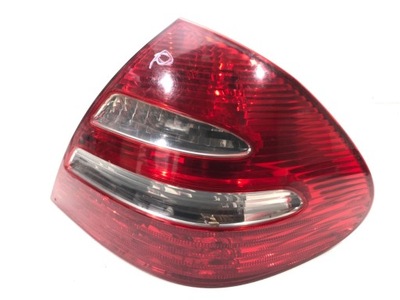 LAMPA PRAWY TYŁ MERCEDES W211 A2118200464