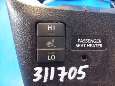 Кнопка lew. toyota prius 16 8475147060 фото №1