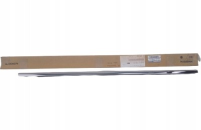 Молдинг уплотнитель дверь правый  перед infiniti q70 фото №1