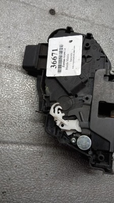 Замок лівий задня mazda 3 240015003 10pin фото №1