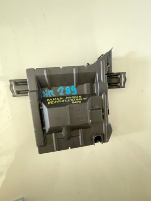 Рамка модуль запобіжників porsche panamera 970 970610301 фото №1