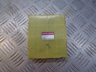 Модуль блок управления toyota avensis verso 88650-44210 фото №1