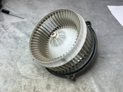 Suzuki grand vitara ii воздуходувка oem 7425054g10 !j фото №1