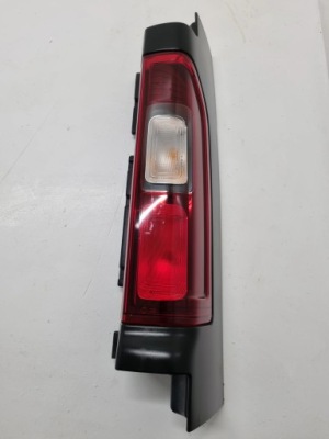 Trafic iii vivaro b 14- лампа правая задняя фото №1