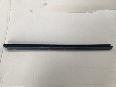 Молдинг жабо дверь правый перед mercedes w212 фото №1