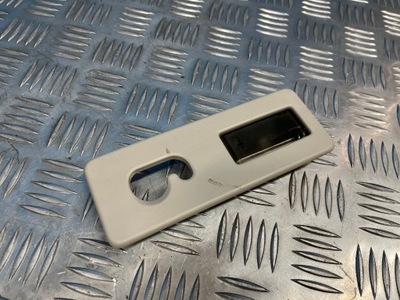 Land rover discovery v лампа освещение кабины фото №1