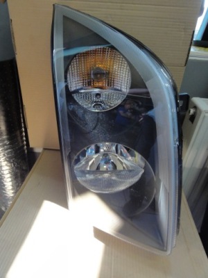 Лампа volkswagen crafter правая hella nowa 2e1941016 фото №1