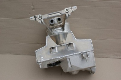 Audi r8 4s cspa радиатор масла 4s0115373b фото №1