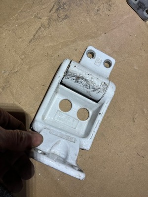 Петля sprinter 910 a9107408800 двері лівий задня фото №1