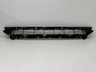 Audi q5 s-line решётка средняя бампера 80a807647b фото №1