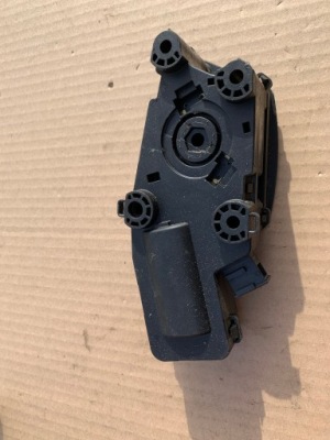 Замок крышки багажника левый skoda superb ii оригинал исправный фото №1