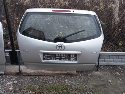 TOYOTA COROLLA VERSO TAPA DE MALETERO PARTE TRASERA 04-08  