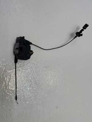 Renault clio iv замок правый задняя 825002104r фото №1