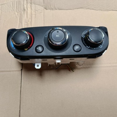 Панель керування кондиціонера обдув renault clio iv t1019676z фото №1