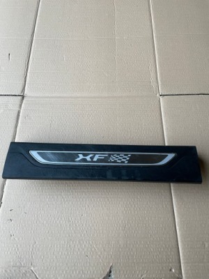 Jaguar xf x260 молдинг накладка поріг ліва фото №1