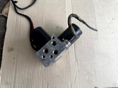 Mercedes cl w216 w221 блок клапанів підвіска abc a2213200358 фото №1