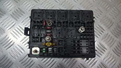 Коробка запобіжників kia carens ii 2.0 фото №1