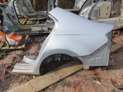 Крила лівий задня toledo iv rapid фото №1