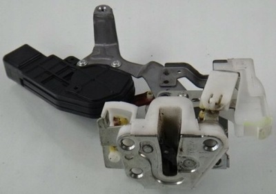 Toyota aygo lift 10 замок дверь правый задняя фото №1