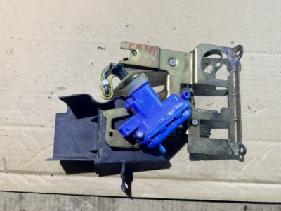 Замок двері лівий задня vw caddy 6k9827503a фото №1