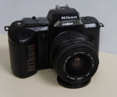 Aparat NIKON F-0401s + obiektyw Sigma 28-70 mm