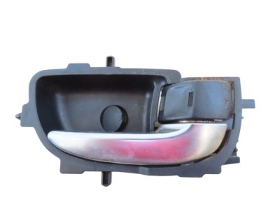 Ручка внутренняя передняя правый  toyota auris 2 2012-2018 год 69205-0d200 фото №1