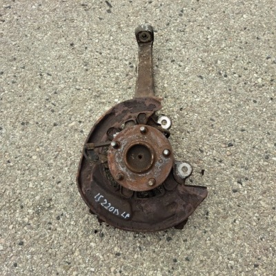 Lexus is ii 220d ступица поворотный кулак передняя перед левая фото №1