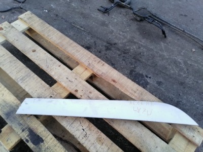 Audi a6 c6 молдинг двері правий задня нижня ly7w фото №1