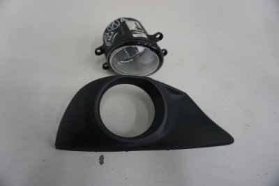 Toyota verso противотуманная фара заглушка правая 81481-0f020 2011год фото №1