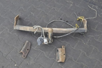 Kia carens iii hak буксирувальний фото №1