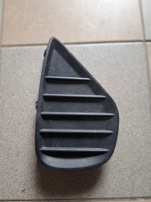 Решётка бампера правый перед toyota yaris iii 2014- фото №1