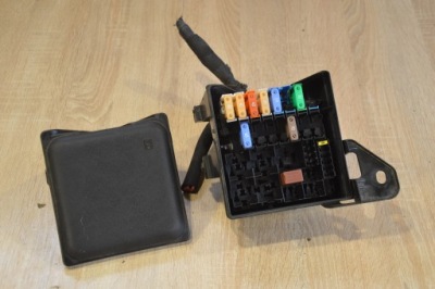Коробка предохранителей laguna iii 2.0 dci фото №1