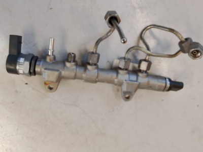 Mini cooper f55 1.5 d молдинг упорскування фото №1