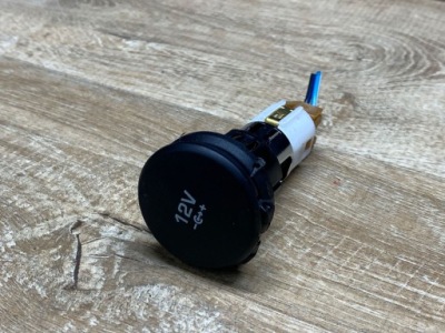 Роз'єм 12 v jaguar e-pace jx6315k040da фото №1