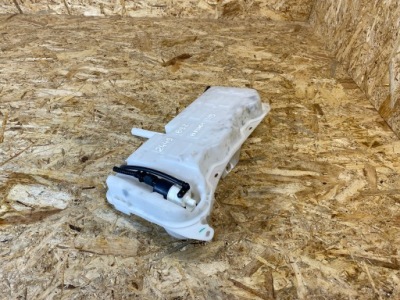 Бак жидкость омывателя помпа berlingo partner iv combo e 9817300980 фото №1